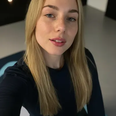 Тёплая Даша, 23